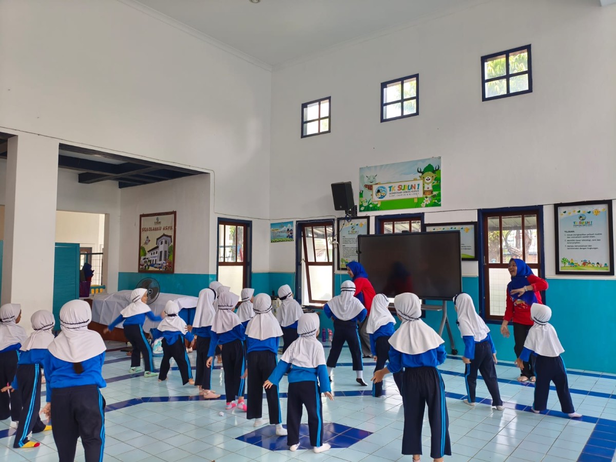 Menari